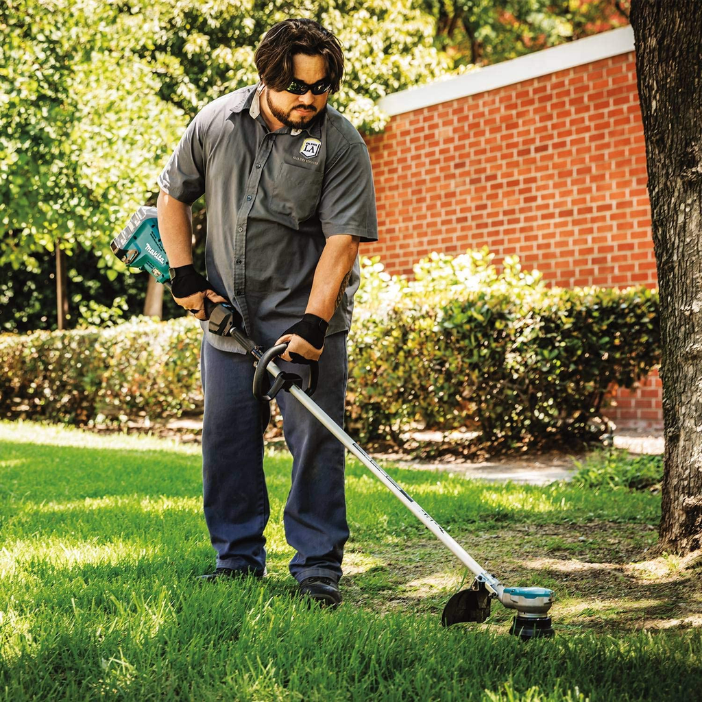 Rent the powerful Makita DUR369LZ cordless grass trimmer at BIYU and get your garden ready for summer!