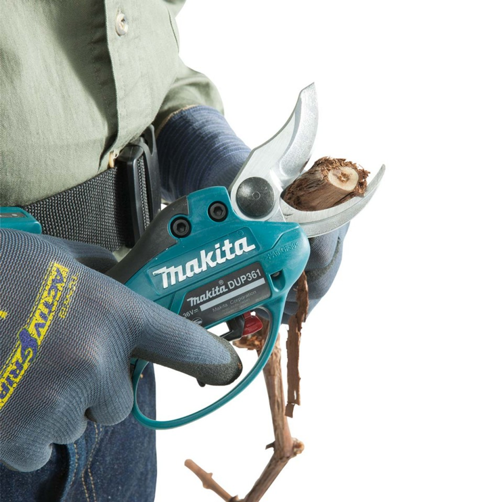 The Makita electric pruner shear is perfect for heavier cutting and pruning