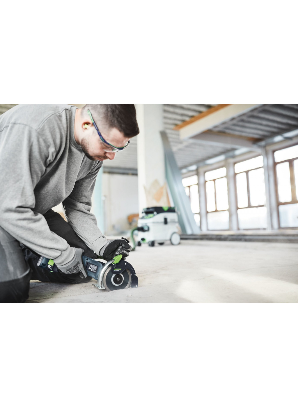 This Festool cordless tile grinder is perfect for dust-free cutting minerals indoors. Easy and affordable rental with BIYU.