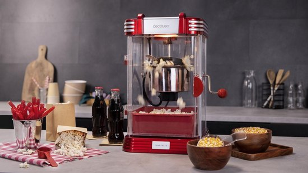 Rent the stylish Cecotec 300W Popcornmachine Retro from BIYU for the perfect popcorn experience! Make delicious popcorn with the stainless steel kettle and built-in stirring mechanism. Ideal for home cinema and parties!