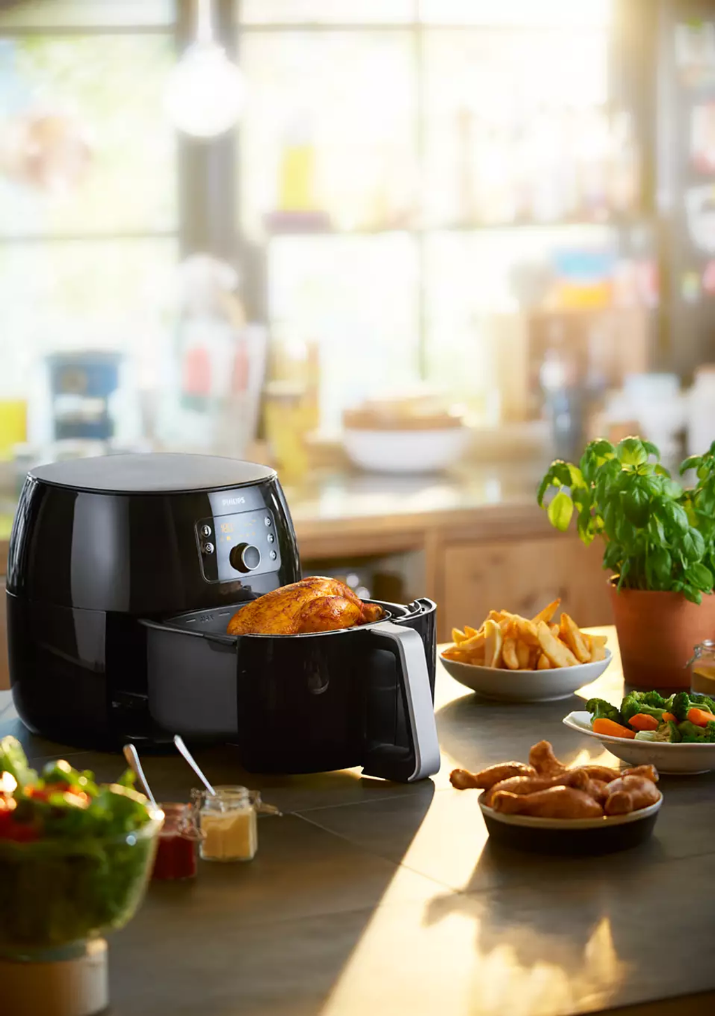 Make delicious meats, vegetables or snacks with the Philips Airfryer XXL (HD9653) from BIYU