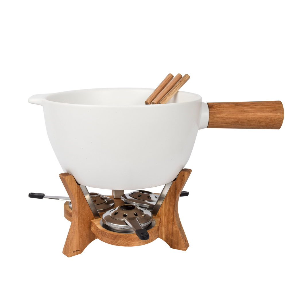 Rent the versatile 6.5 liter Boska pan from BIYU for cheese fondue, mulled wine, sangria, delicious soups and cozy parties with up to 12 people. Stainless steel pot with forks and burner for a successful night.