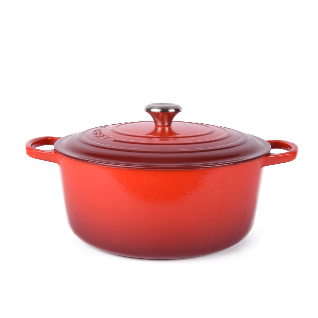 Use Le Creuset pan from BIYU to make a delicious stew. Rent now, easily and affordable