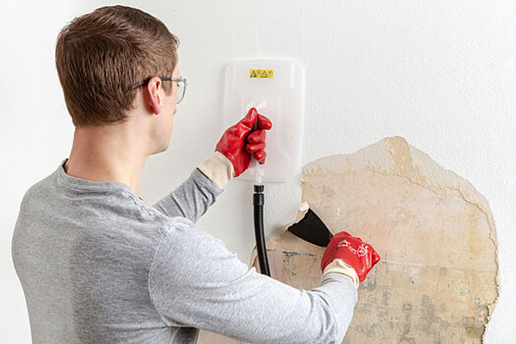 With the Wagner wallpaper steamer SteamForce Pro you can easily remove your old wallpaper. Rent from BIYU