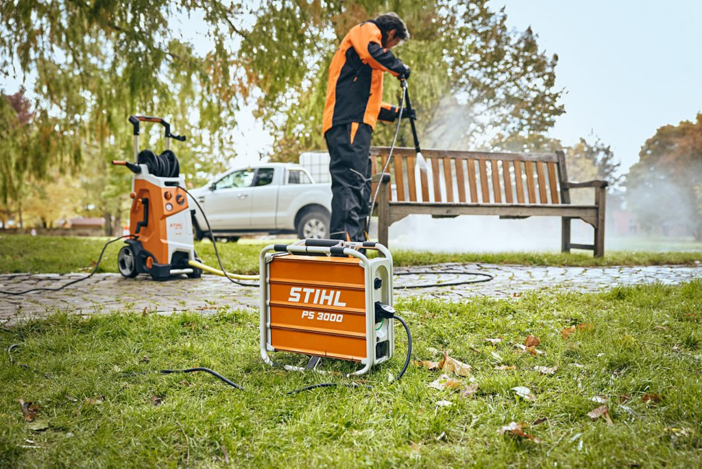Rent the STIHL PS 3000 portable battery pack and power generator from BIYU for mobile power supply on the go.