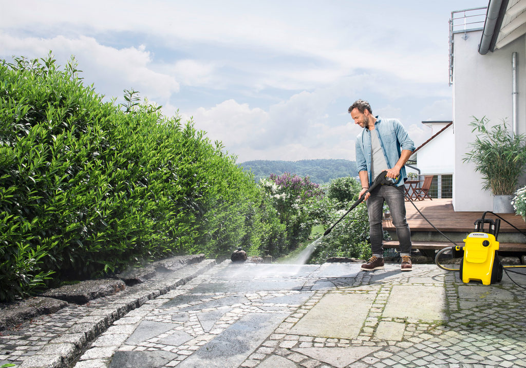 Kärcher professional pressure washer K 4 Compact is perfect for cleaning your tiles and your patio
